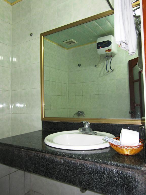 Green Bay Hotel Ha Long Esterno foto